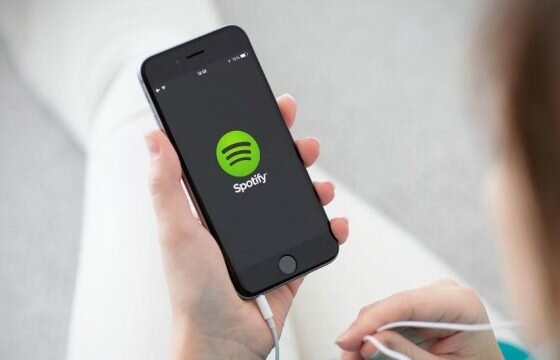 How To Remove a Song From a Playlist on Spotify